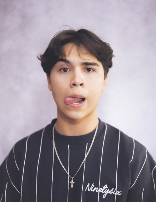 Mérida sacando la lengua